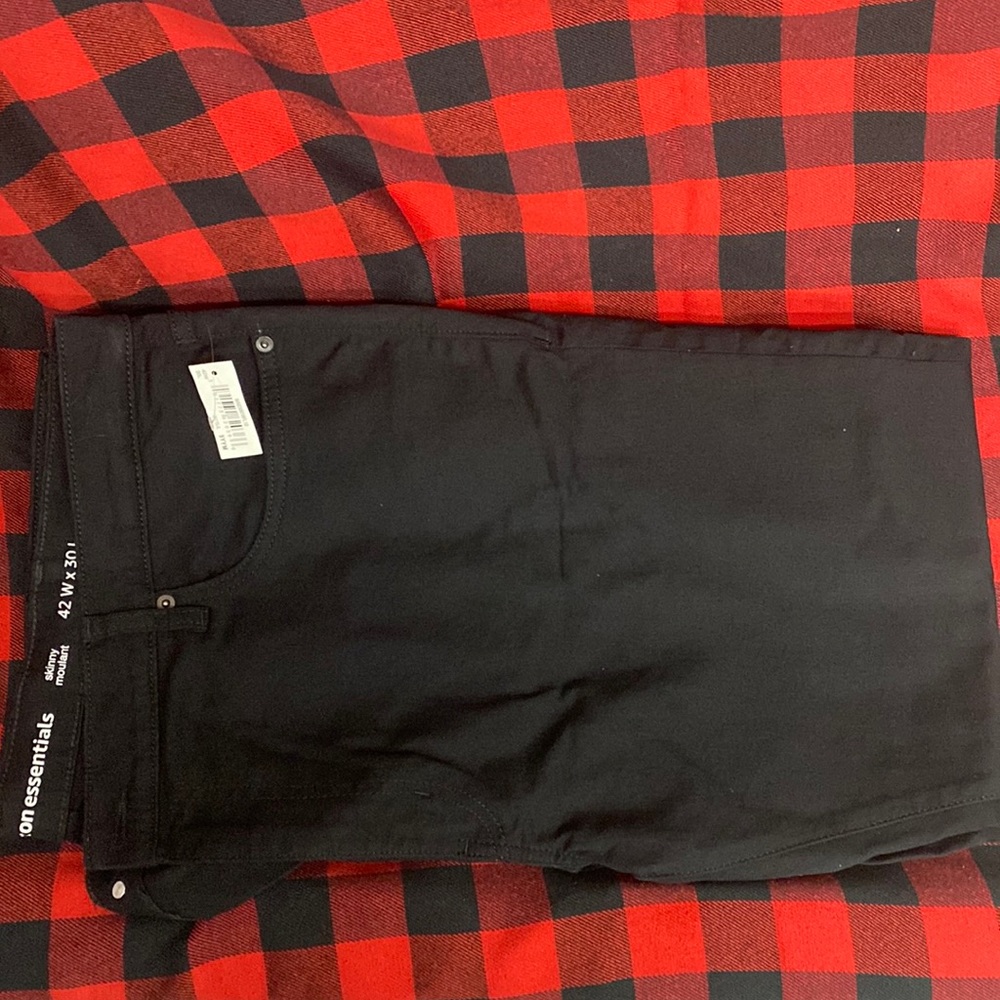 *BRAND NEW* Amazon essential black jeans
